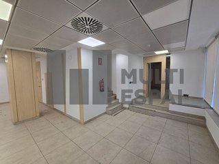 Local comercial en alquiler en La Nova Esquerra de l'Eixample en Barcelona
