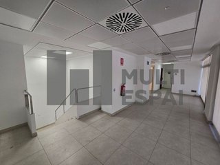 Local comercial en alquiler en La Nova Esquerra de l'Eixample en Barcelona