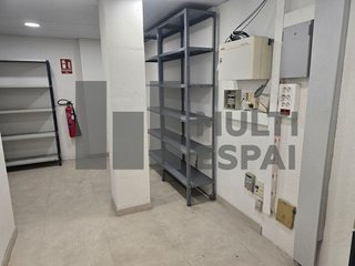 Local comercial en alquiler en La Nova Esquerra de l'Eixample en Barcelona