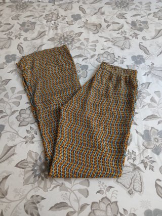 Pantalones acampanados estampados