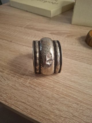 Lote 2 pulseras: dorada y plateada