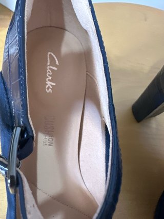 Zapatos de salón azul piel tacón alto