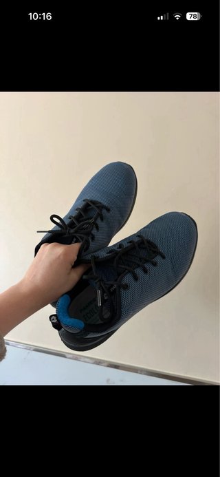 Botas azules y negras talla 42
