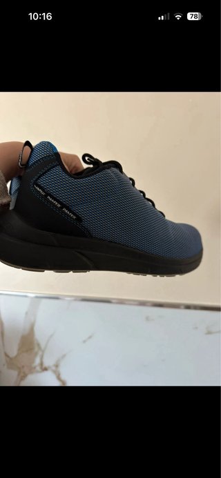 Botas azules y negras talla 42