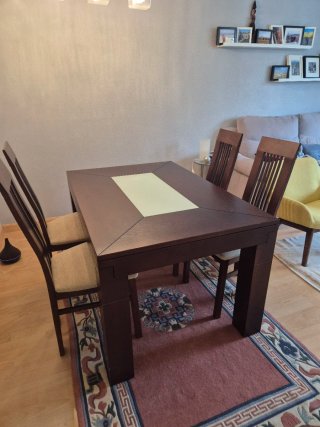 Mesa Comedor Extensible y 4 Sillas Madera