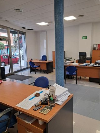 Local comercial en venta en El Mercado en Manises