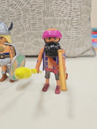Lote 4 figuras Playmobil piratas y vikingo