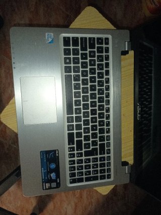 Portátil ASUS V550C para reparar