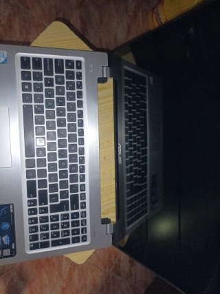 Portátil ASUS V550C para reparar