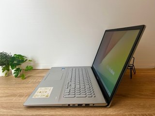 Potente Asus Vivobook 17,3” | i5 11g| 16 Gb | 512