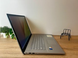 Potente Asus Vivobook 17,3” | i5 11g| 16 Gb | 512