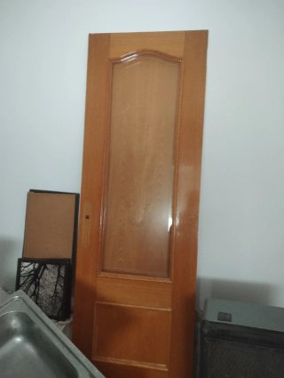 Puerta interior de madera