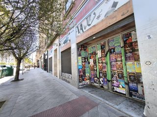 Local comercial en venta en Ensanche en Pamplona