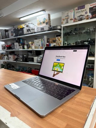 MacBook Pro 2019 13” i5 8GB RAM 256GB SSD