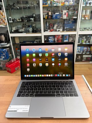 MacBook Pro 2019 13” i5 8GB RAM 256GB SSD