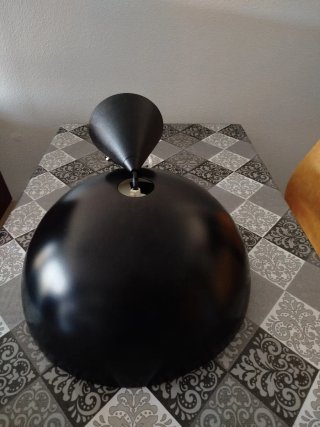 Lampara de techo negra de 45 cm de diámetro.