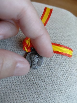 Antigua Medalla Virgen de Lourdes O.B.C. 1910-1940