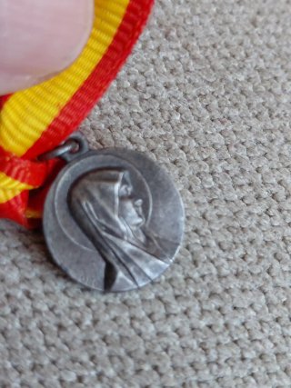 Antigua Medalla Virgen de Lourdes O.B.C. 1910-1940
