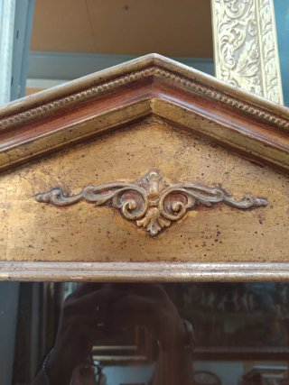 Vetrina stile veneziano con porta