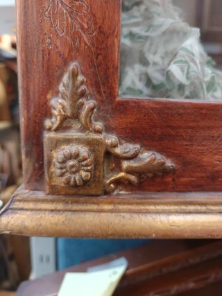 Vetrina stile veneziano con porta
