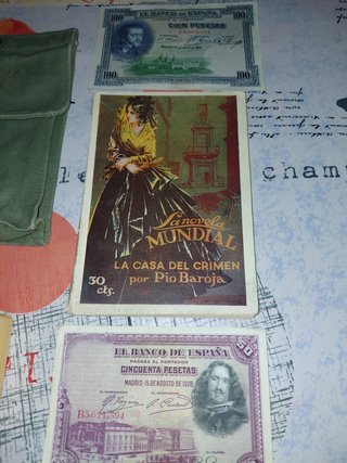 Lote antigüedades Billetes Tabaco Ejército Novela