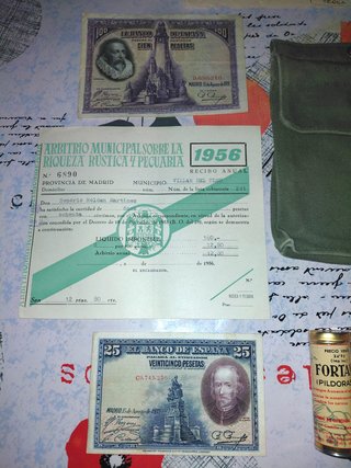 Lote antigüedades Billetes Tabaco Ejército Novela