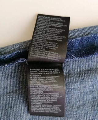 Salopette gonna in denim blu.