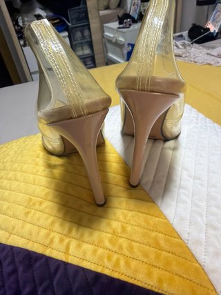 Zapatos de tacón transparentes