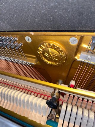 Piano Vertical Yamaha Negro