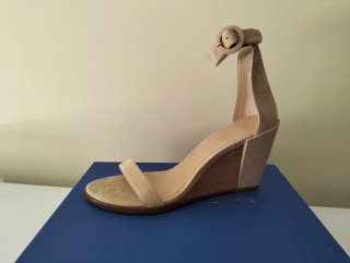 Sandalias cuña Stuart Weitzman beige