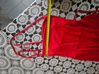 Vestito rosso scollato dietro con laccetti