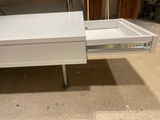 Mesa de centro blanca moderna