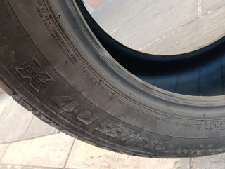 Neumáticos de coche.235/55/17