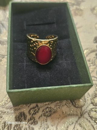 Anello Color Oro con Pietra Rossa Ovale