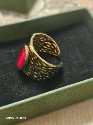 Anello Color Oro con Pietra Rossa Ovale
