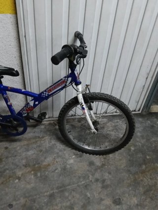 Bicicleta infantil Decathlon azul