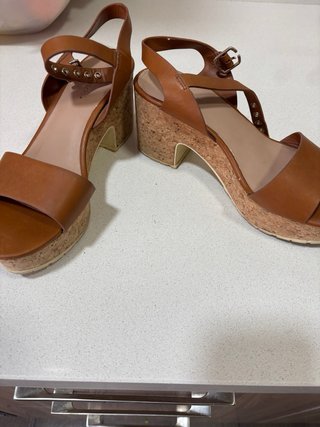 Zapatos de cuña marrones