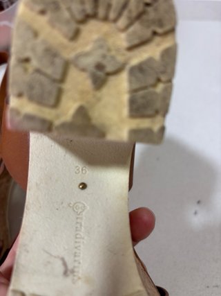 Zapatos de cuña marrones