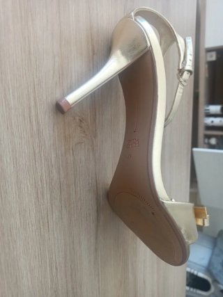 Sandalias Zara Tacon 9.5cm Doradas/Plateadas