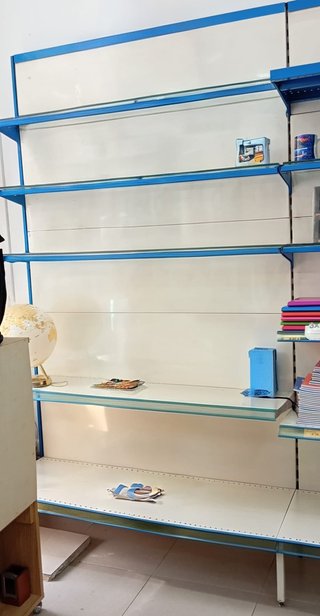 Estanterías Comerciales Metálicas