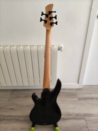 Bajo Yamaha TRB 1005J 5 cuerdas