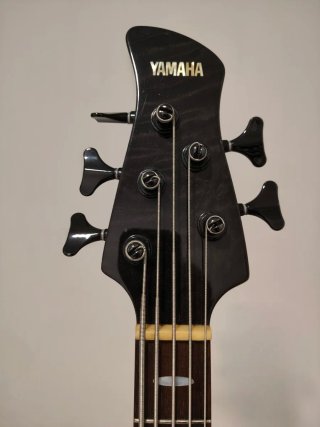 Bajo Yamaha TRB 1005J 5 cuerdas