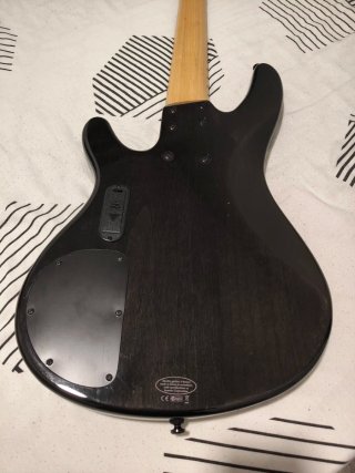 Bajo Yamaha TRB 1005J 5 cuerdas