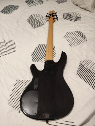 Bajo Yamaha TRB 1005J 5 cuerdas