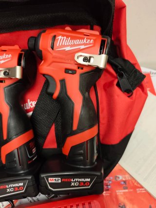 Milwaukee M12 Taladro Atornillador Brushless