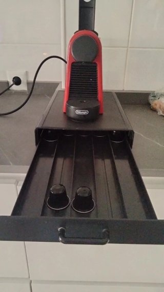 Cafetera Nespresso Roja con Cajón