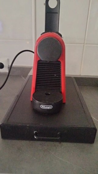 Cafetera Nespresso Roja con Cajón
