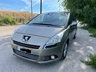 Peugeot 5008 2011