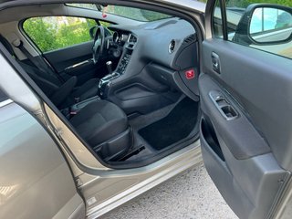 Peugeot 5008 2011