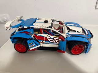 Lego Technic Coche Azul y Blanco